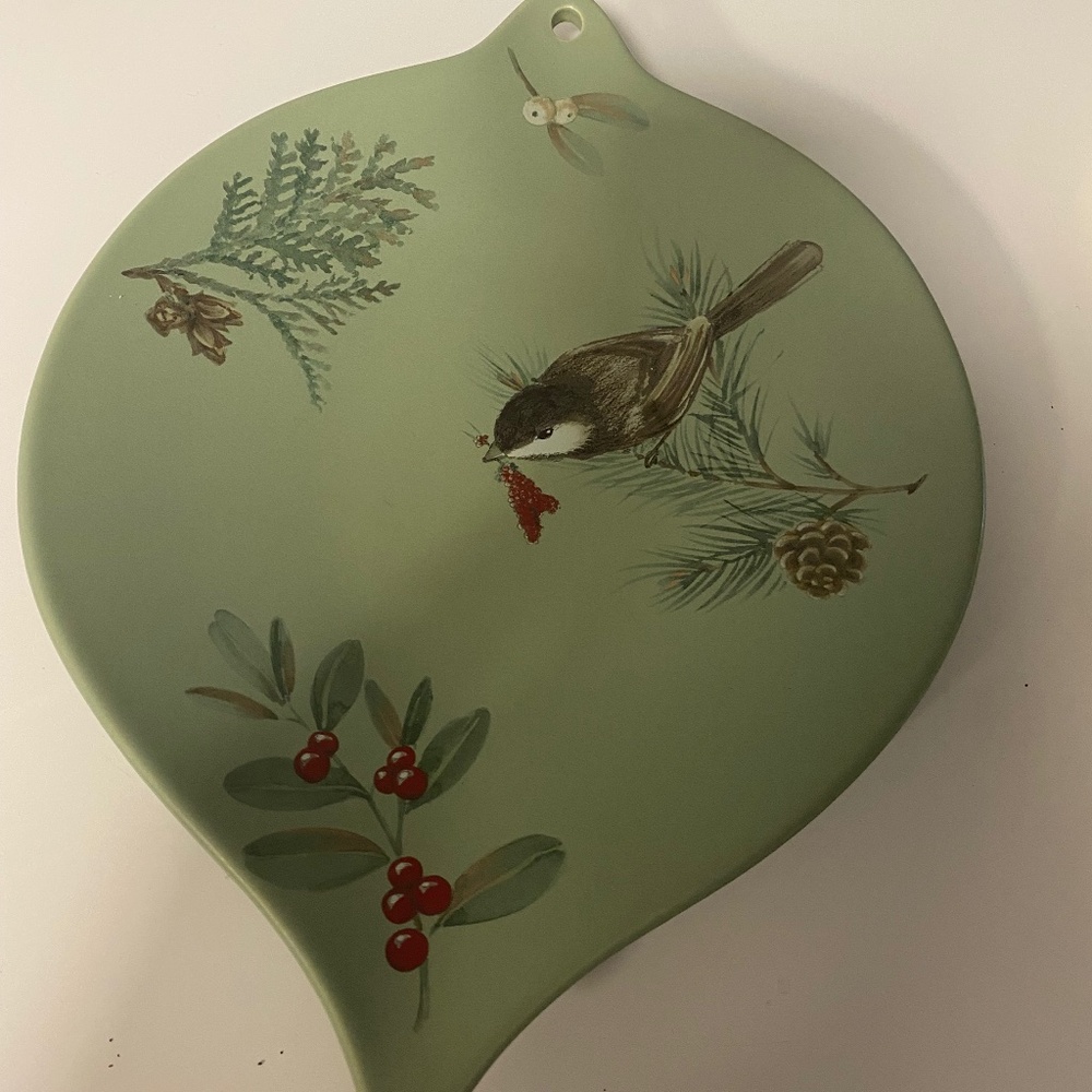 Pfaltzgraff winterberry chickadee ornament plate